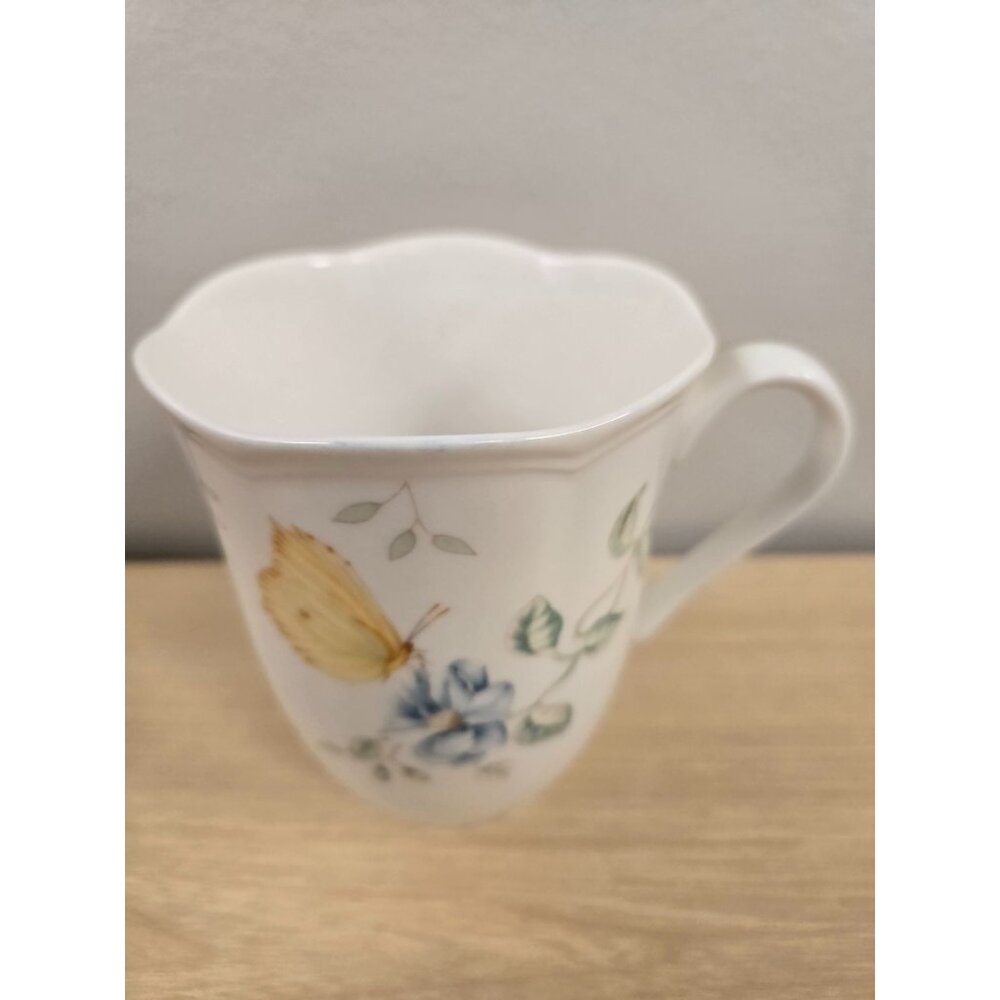 Lenox Dragonfly, Butterfly, and Bee Mug With Floral & Insect Design